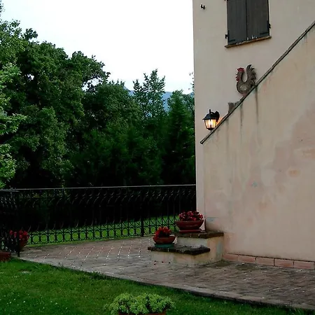 Santa Maria Del Gallo Apartment