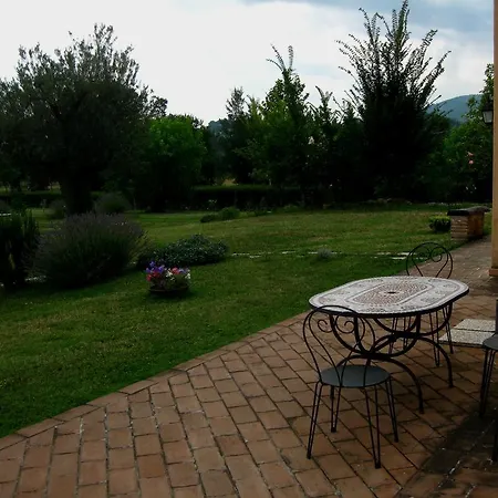 Santa Maria Del Gallo Apartment *